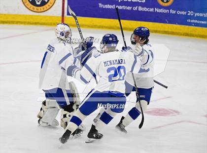 Thumbnail 2 in Simsbury vs. Darien (CIAC DI Semifinal) photogallery.