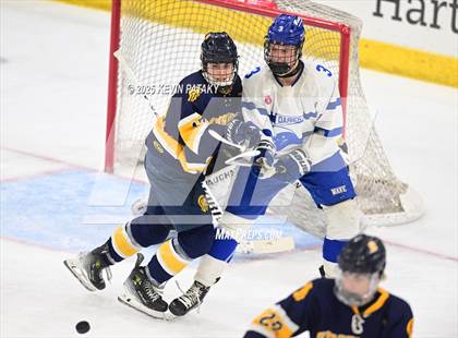 Thumbnail 3 in Simsbury vs. Darien (CIAC DI Semifinal) photogallery.