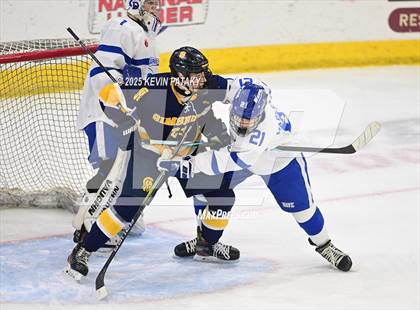 Thumbnail 1 in Simsbury vs. Darien (CIAC DI Semifinal) photogallery.