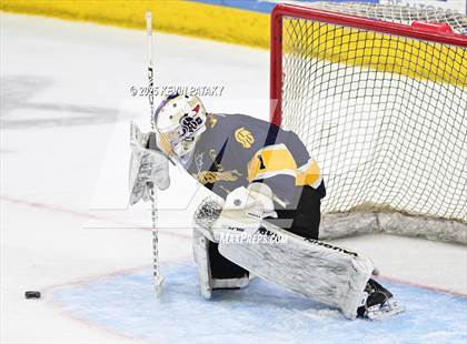 Thumbnail 2 in Simsbury vs. Darien (CIAC DI Semifinal) photogallery.