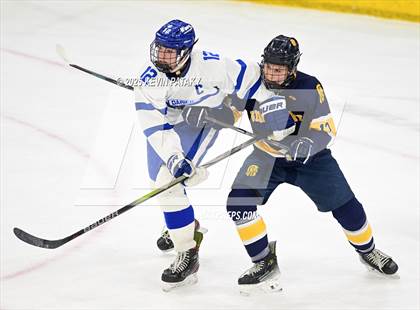 Thumbnail 2 in Simsbury vs. Darien (CIAC DI Semifinal) photogallery.