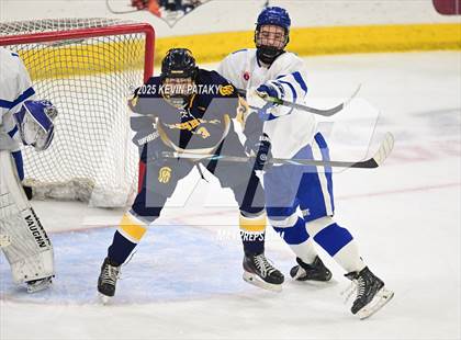 Thumbnail 3 in Simsbury vs. Darien (CIAC DI Semifinal) photogallery.