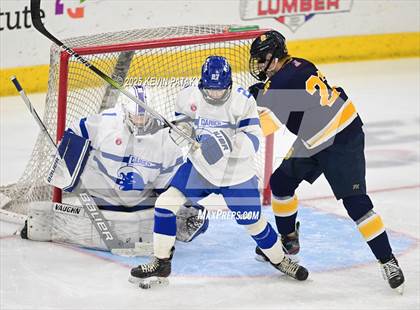 Thumbnail 2 in Simsbury vs. Darien (CIAC DI Semifinal) photogallery.