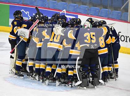 Thumbnail 1 in Simsbury vs. Darien (CIAC DI Semifinal) photogallery.