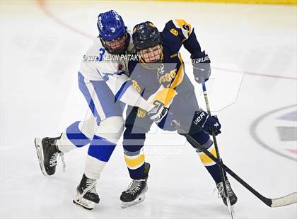 Thumbnail 2 in Simsbury vs. Darien (CIAC DI Semifinal) photogallery.
