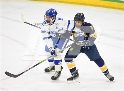 Thumbnail 3 in Simsbury vs. Darien (CIAC DI Semifinal) photogallery.