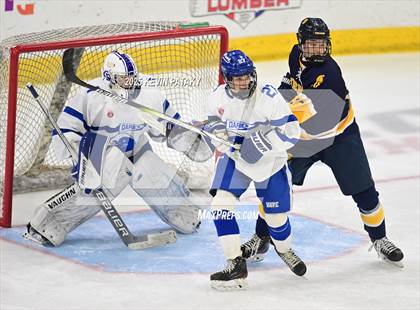 Thumbnail 1 in Simsbury vs. Darien (CIAC DI Semifinal) photogallery.