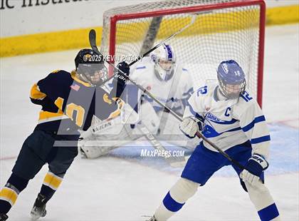 Thumbnail 2 in Simsbury vs. Darien (CIAC DI Semifinal) photogallery.