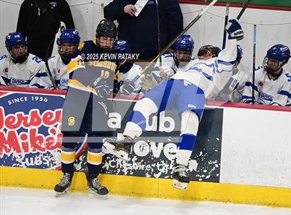 Thumbnail 1 in Simsbury vs. Darien (CIAC DI Semifinal) photogallery.
