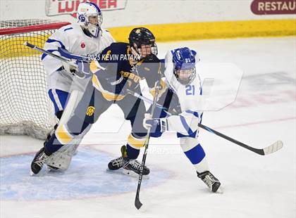 Thumbnail 1 in Simsbury vs. Darien (CIAC DI Semifinal) photogallery.