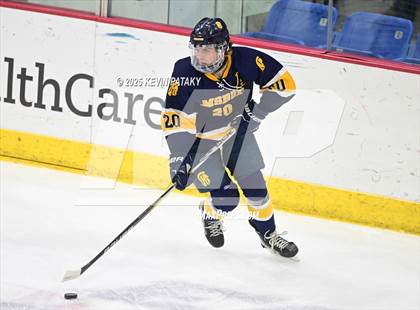 Thumbnail 1 in Simsbury vs. Darien (CIAC DI Semifinal) photogallery.