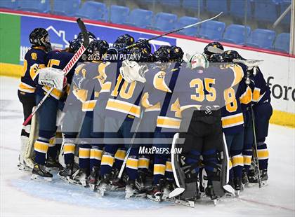 Thumbnail 3 in Simsbury vs. Darien (CIAC DI Semifinal) photogallery.