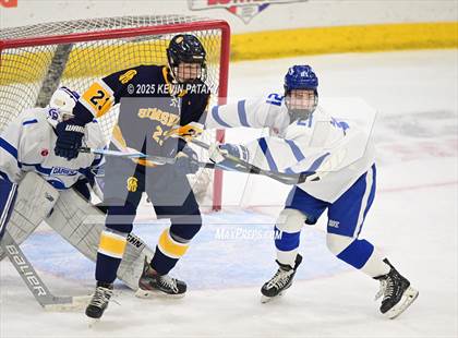 Thumbnail 3 in Simsbury vs. Darien (CIAC DI Semifinal) photogallery.