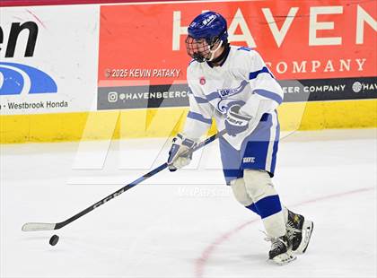 Thumbnail 3 in Simsbury vs. Darien (CIAC DI Semifinal) photogallery.