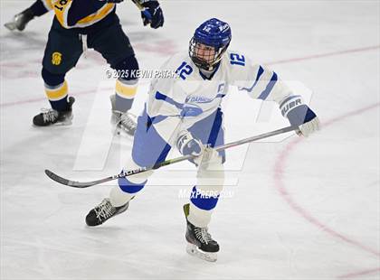 Thumbnail 1 in Simsbury vs. Darien (CIAC DI Semifinal) photogallery.