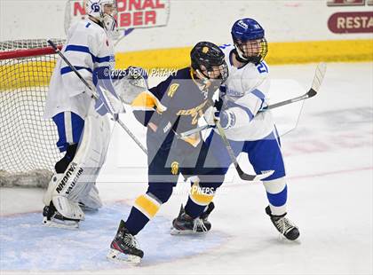 Thumbnail 2 in Simsbury vs. Darien (CIAC DI Semifinal) photogallery.