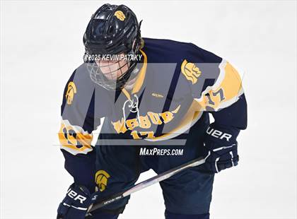 Thumbnail 3 in Simsbury vs. Darien (CIAC DI Semifinal) photogallery.