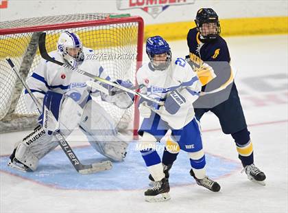 Thumbnail 3 in Simsbury vs. Darien (CIAC DI Semifinal) photogallery.
