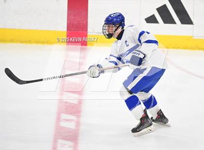 Thumbnail 1 in Simsbury vs. Darien (CIAC DI Semifinal) photogallery.