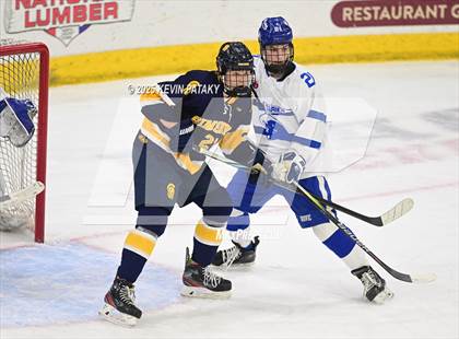 Thumbnail 3 in Simsbury vs. Darien (CIAC DI Semifinal) photogallery.