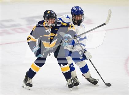 Thumbnail 3 in Simsbury vs. Darien (CIAC DI Semifinal) photogallery.