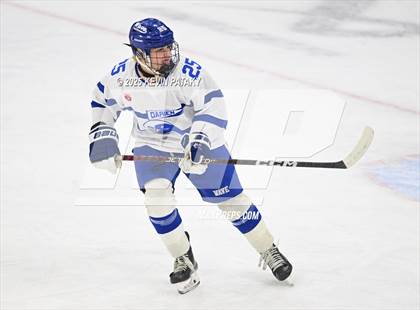 Thumbnail 2 in Simsbury vs. Darien (CIAC DI Semifinal) photogallery.