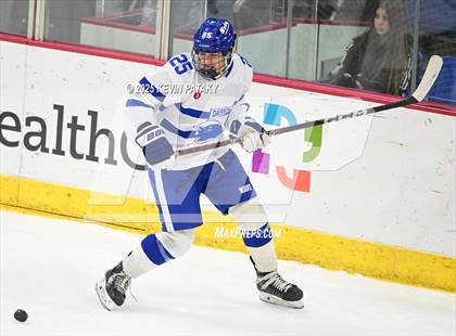 Thumbnail 2 in Simsbury vs. Darien (CIAC DI Semifinal) photogallery.