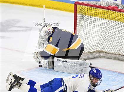 Thumbnail 2 in Simsbury vs. Darien (CIAC DI Semifinal) photogallery.