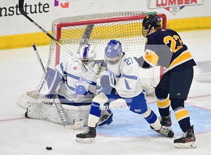 Thumbnail 2 in Simsbury vs. Darien (CIAC DI Semifinal) photogallery.