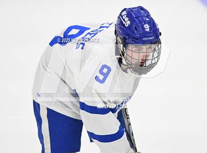 Thumbnail 3 in Simsbury vs. Darien (CIAC DI Semifinal) photogallery.