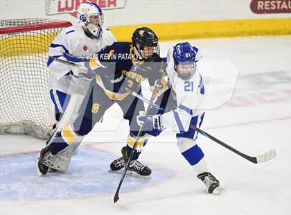 Thumbnail 2 in Simsbury vs. Darien (CIAC DI Semifinal) photogallery.