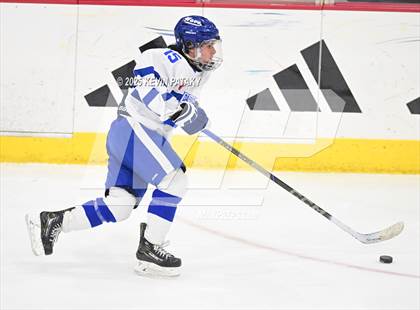 Thumbnail 2 in Simsbury vs. Darien (CIAC DI Semifinal) photogallery.