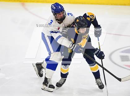 Thumbnail 1 in Simsbury vs. Darien (CIAC DI Semifinal) photogallery.