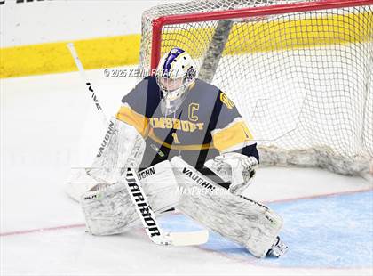 Thumbnail 1 in Simsbury vs. Darien (CIAC DI Semifinal) photogallery.