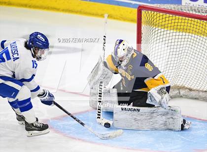 Thumbnail 2 in Simsbury vs. Darien (CIAC DI Semifinal) photogallery.