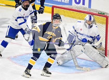 Thumbnail 1 in Simsbury vs. Darien (CIAC DI Semifinal) photogallery.