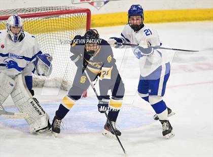 Thumbnail 3 in Simsbury vs. Darien (CIAC DI Semifinal) photogallery.