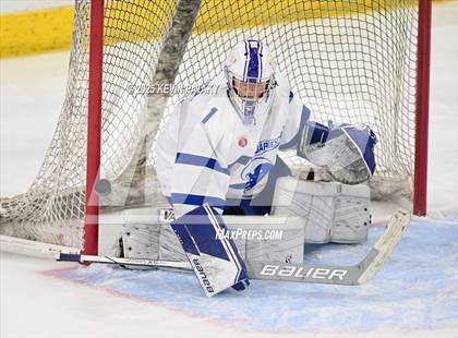 Thumbnail 3 in Simsbury vs. Darien (CIAC DI Semifinal) photogallery.