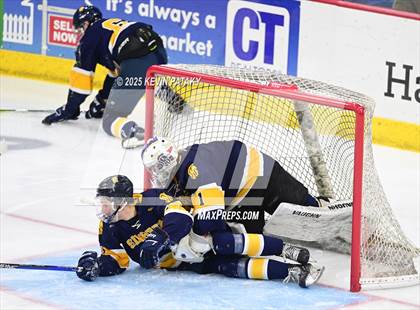 Thumbnail 3 in Simsbury vs. Darien (CIAC DI Semifinal) photogallery.