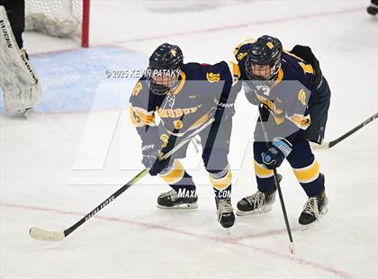 Thumbnail 3 in Simsbury vs. Darien (CIAC DI Semifinal) photogallery.