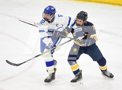 Thumbnail 3 in Simsbury vs. Darien (CIAC DI Semifinal) photogallery.