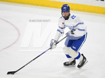 Thumbnail 2 in Simsbury vs. Darien (CIAC DI Semifinal) photogallery.