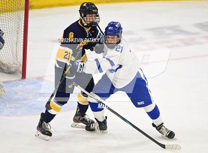 Thumbnail 1 in Simsbury vs. Darien (CIAC DI Semifinal) photogallery.