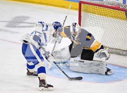 Thumbnail 2 in Simsbury vs. Darien (CIAC DI Semifinal) photogallery.