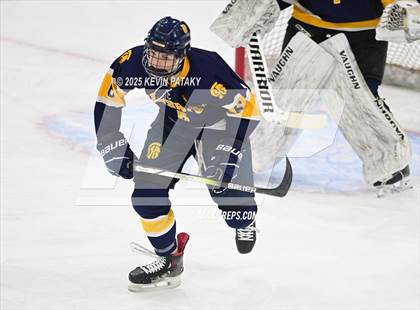 Thumbnail 1 in Simsbury vs. Darien (CIAC DI Semifinal) photogallery.