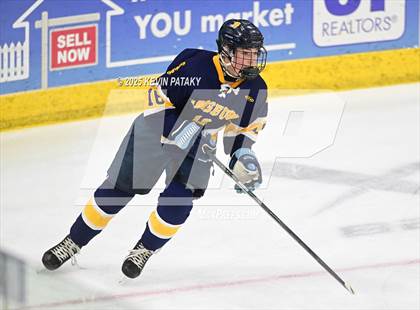 Thumbnail 1 in Simsbury vs. Darien (CIAC DI Semifinal) photogallery.
