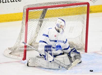 Thumbnail 1 in Simsbury vs. Darien (CIAC DI Semifinal) photogallery.