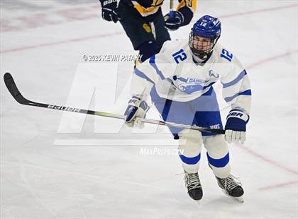 Thumbnail 3 in Simsbury vs. Darien (CIAC DI Semifinal) photogallery.