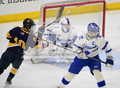 Thumbnail 3 in Simsbury vs. Darien (CIAC DI Semifinal) photogallery.