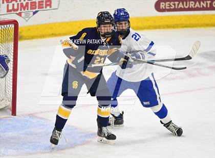 Thumbnail 2 in Simsbury vs. Darien (CIAC DI Semifinal) photogallery.